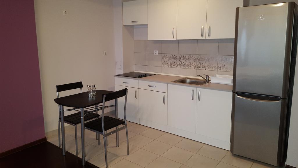 Sunlight Studio Apartment Орадя Екстер'єр фото