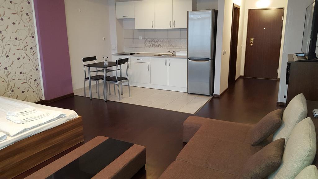Sunlight Studio Apartment Орадя Екстер'єр фото